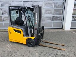 Jungheinrich EFG 215 / Triplex: 4.25m! / SS / nur 1.368h!