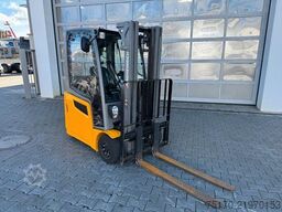 Jungheinrich EFG 215 / Triplex: 4.25m! / SS / nur 2.865h!
