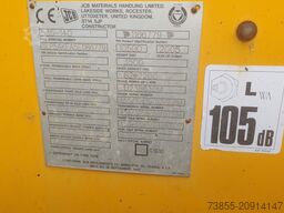 JCB 535-140 with forks and loading bucket