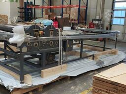 Flexotiskový tiskový stroj na potisk pře Flexo printing press / Tiskařský stroj –