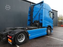 Volvo FH 480 LNG Globetrotter tractor unit