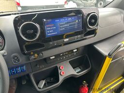 MERCEDES-BENZ eSprinter 400 KM Reichweite 15+20 Lini1