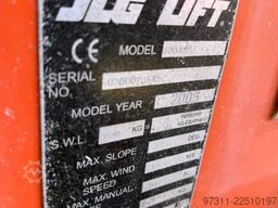 JLG 800AJ