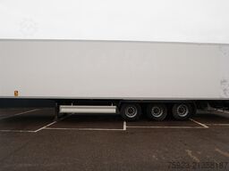 LAMBERET 3 Axle frigo trailer with CARRIER VECTOR 1950 M...