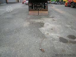 UNIMOG Unimog U1250 mit Kran