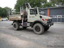 UNIMOG Unimog U1250 mit Kran