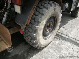 MERCEDES-BENZ Unimog U1250 mit Kran MKG 105