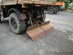 MERCEDES-BENZ Unimog U1250 mit Kran MKG 105