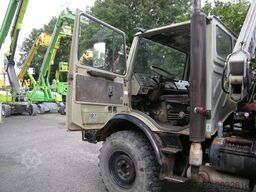 MERCEDES-BENZ Unimog U1250 mit Kran MKG 105