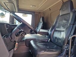 Scania P280 4x2 - Box with sidedoors - Loadlift - Full...