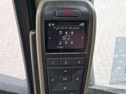 Volvo FM 370 Globetrotter 4x2 - Buggsbygg box with si...