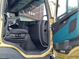 Volvo FM 370 Globetrotter 4x2 - Buggsbygg box with si...