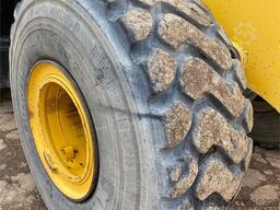Komatsu WA470-8
