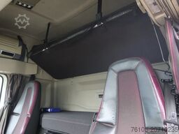 Volvo FM 340 Geïsoleerd Dak DHollandia 3000 kg