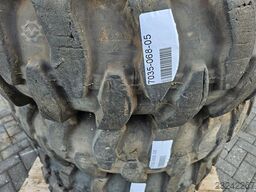Liebherr A924B-Athletik 10.00-20-Tire/Reifen/Band