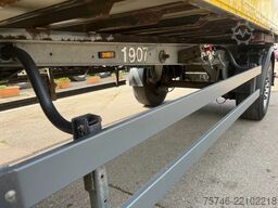 Schmitz Cargobull 4x WKO Lafette mit Tiefkühlkoffer-Wechselbrücke