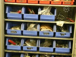 Niederberger mit Ersatzteilen für Werkzeugbau