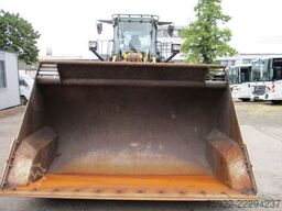 KOMATSU WA380 1. Hd aus Kommunalbesitz