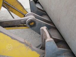 KOMATSU WA380 1. Hd aus Kommunalbesitz