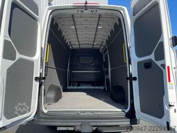 VW Crafter Kasten 35 L4H3 AHK RFK äden