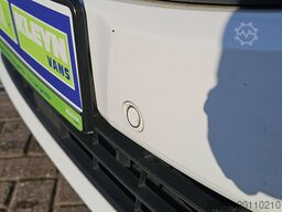 FORD TRANSIT CONNECT 1.5 L2H1 Navi 3-Zits AC!