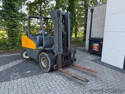 Jungheinrich DFG5  45 5OOO KG  3-Delige mast. Perkins motor
