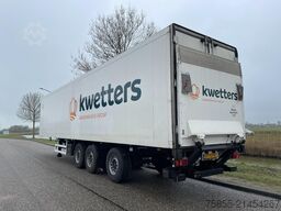 Schmitz SKO 24/LZG-13.4 FP45COOL ISO Box / Loading Lift...