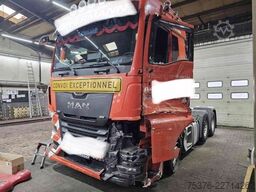 MAN TGX 33.540 6x2 beschädigt /damaged