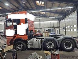 MAN TGX 33.540 6x2 beschädigt /damaged