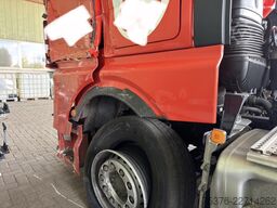 MAN TGX 33.540 6x2 beschädigt /damaged