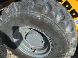 LIEBHERR L506 Compact