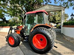 Kubota ME5700 Allrad mit Industriefrontlader