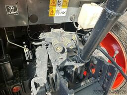 Kubota ME5700 Allrad mit Industriefrontlader