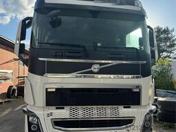 Volvo FH16 Tridem crane truck w/ 43 t/m Fassi crane