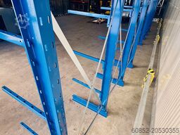 ca. 3,15 lfm. Kragarmregal mit Fachböden H: 250cm 140 kg/Arm META Multistrong