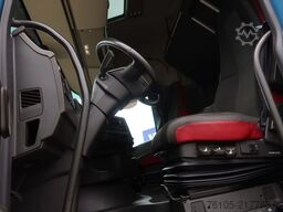 Volvo FH 460 Hooklift 8x2. 3x Steering axle. Siloaufs...