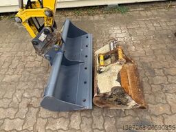 KOMATSU PC26MR-3 / 2020 BJ / 2.082 H / 2 x Löffel