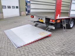 DAF LF 210 4X2 8 TONS BOX + DHOLLANDIA