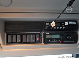 VOLVO FE 320 6x2/4 Abroller mit Cont. + Kran HMF 1820