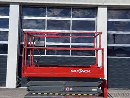 SkyJack SJ 3226 9,90m Scherenarbeitsbühne *Akku NEU*