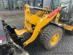 Caterpillar 906 | With pallet forks | With Folding bucket |...