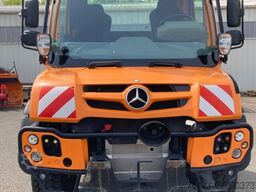 Mercedes-Benz Unimog U 527