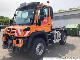 Mercedes-Benz Unimog U 527