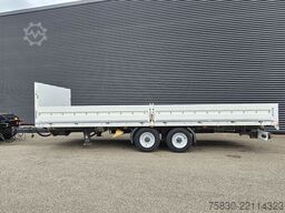 Junge Junge / 2 AXLE TRAILER WITH BOARDS