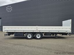 Junge Junge / 2 AXLE TRAILER WITH BOARDS