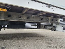 Junge Junge / 2 AXLE TRAILER WITH BOARDS