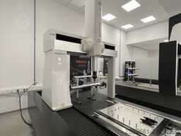 Mitutoyo CRYSTA Apex 122010 mit REVO-2 System