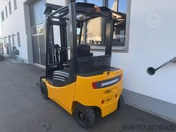 Jungheinrich EFG320