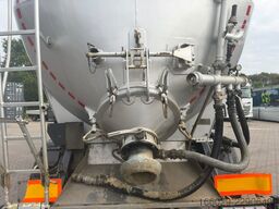 KÄSSBOHRER 3-Achs Silo für Staubgut 40m³