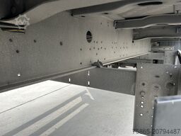 Schmitz Cargobull SCB S3B / Box Trailer / BPW Drum / NL Trailer /...